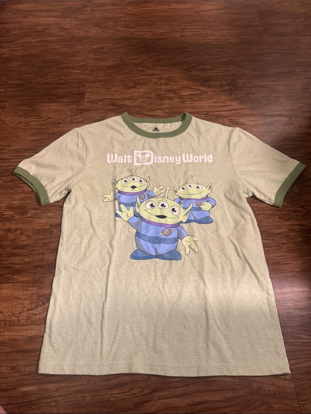 Disney shirt size xs